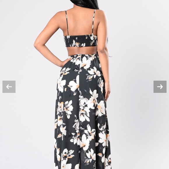 Open waist and back flowy floral maxi dress - Picture 5 of 8